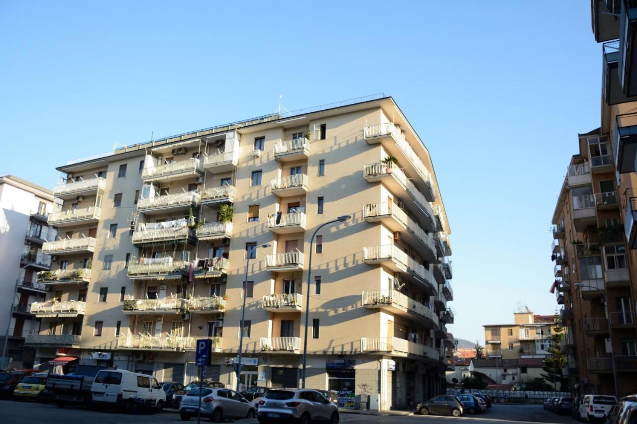 Residenza Margherita - Centralissima Салерно Экстерьер фото